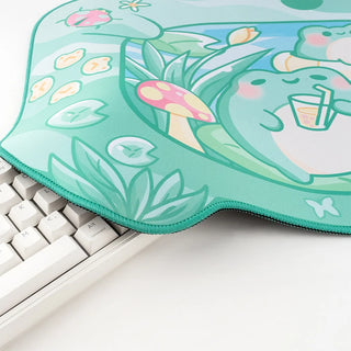 Kawaii Frog Mousepad – Large Anti-Slip Desk Mat