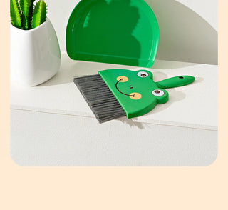Little Animal Desk Brush & Dustpan Set